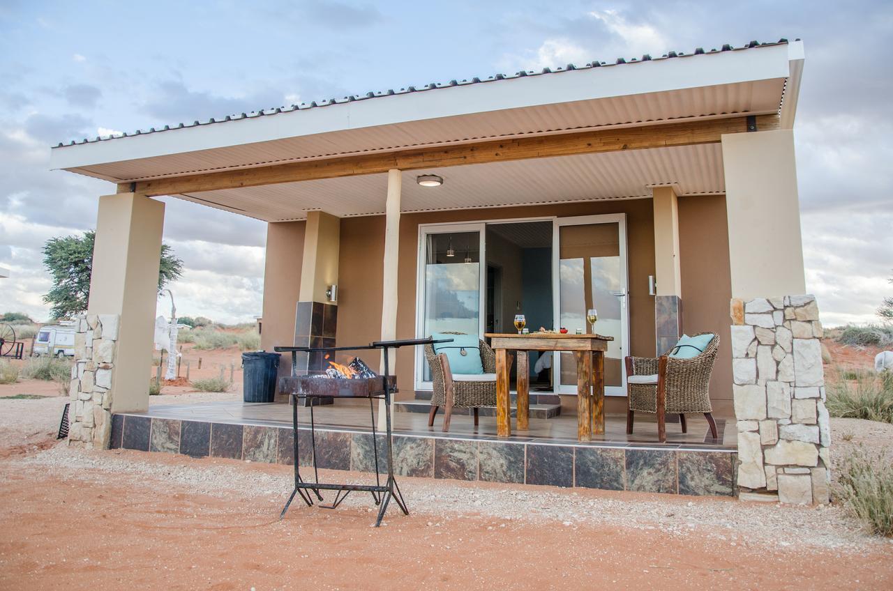Kgalagadi Lodge Askham 外观 照片