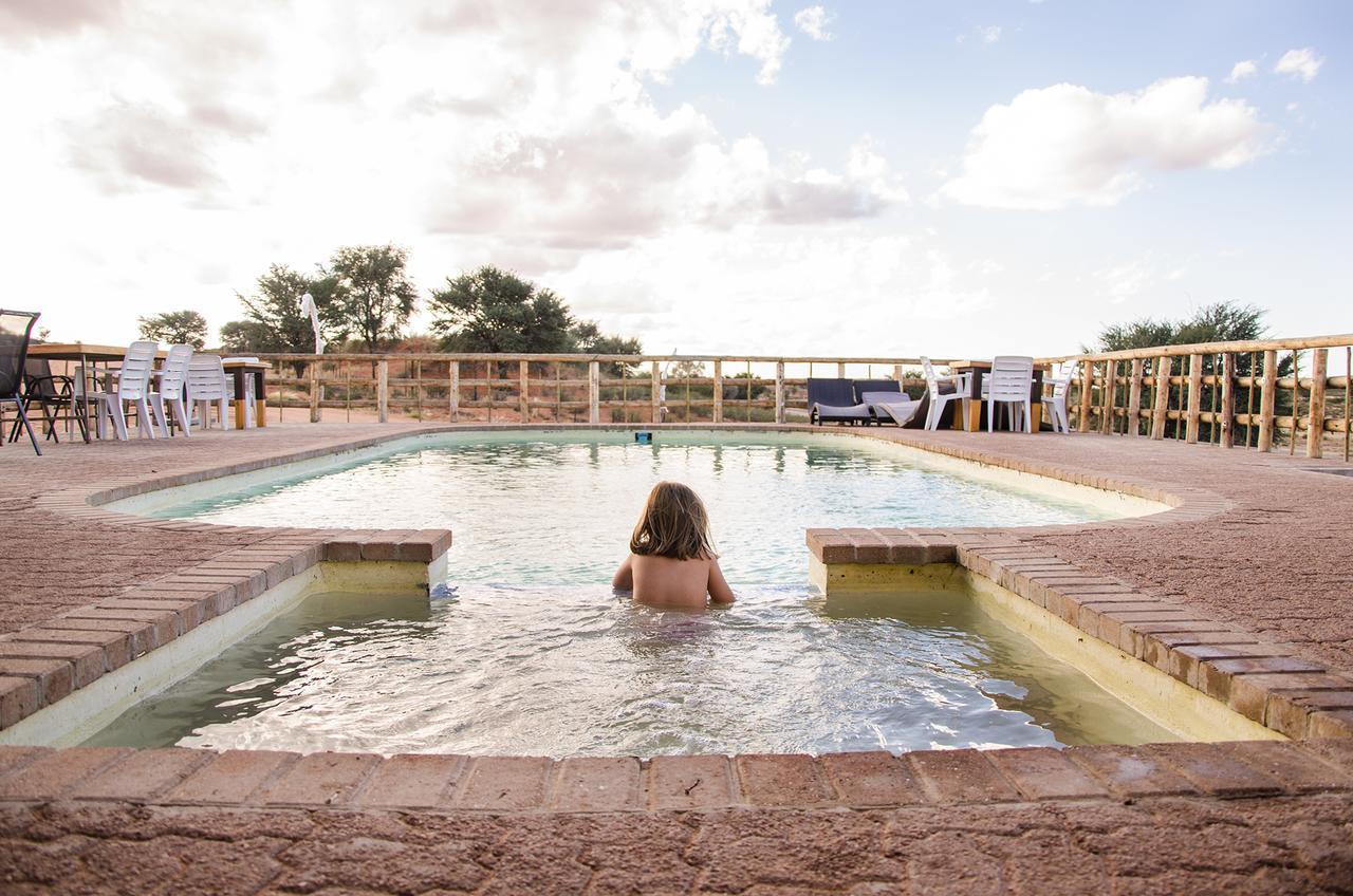Kgalagadi Lodge Askham 外观 照片