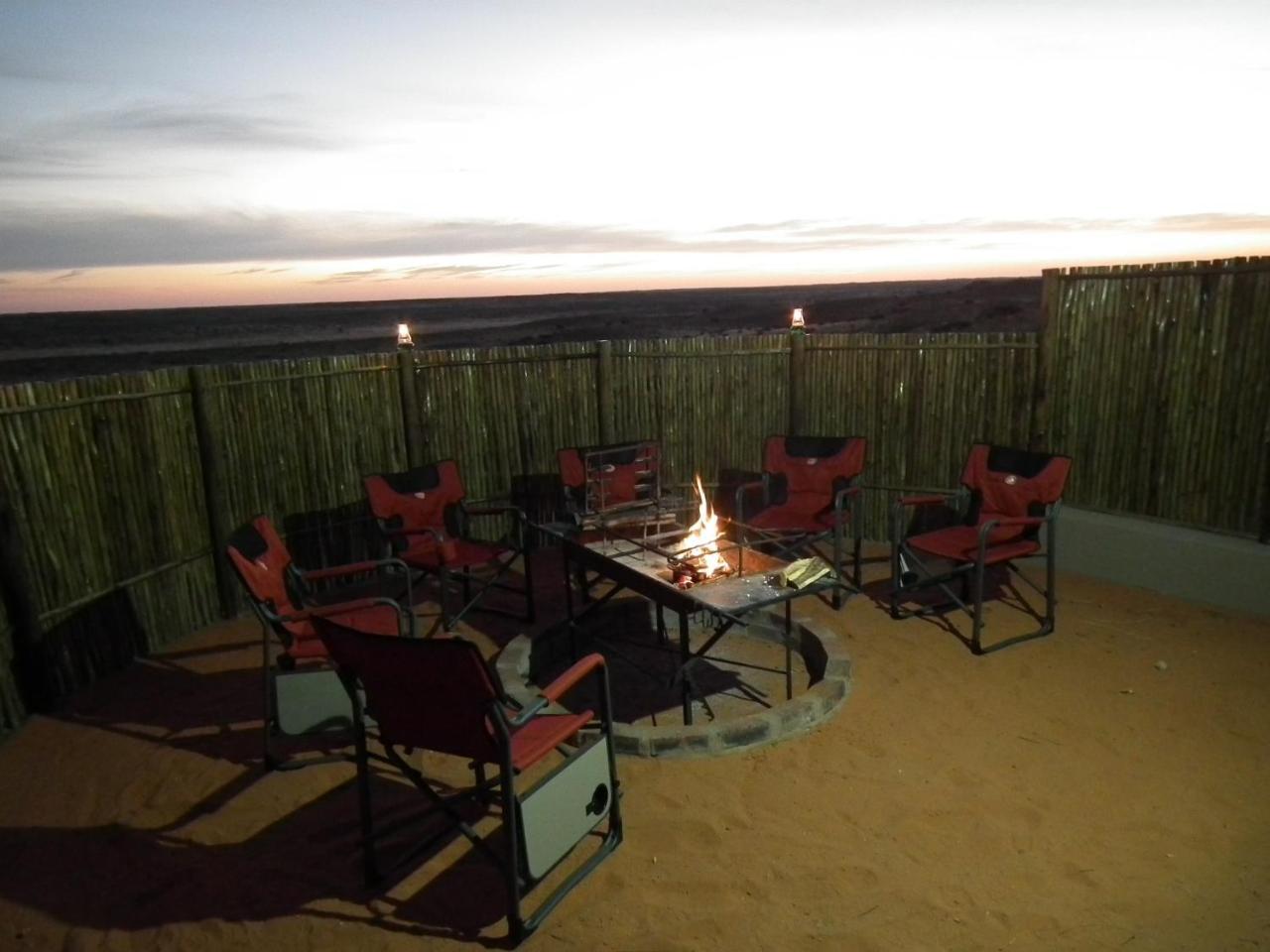 Kgalagadi Lodge Askham 外观 照片